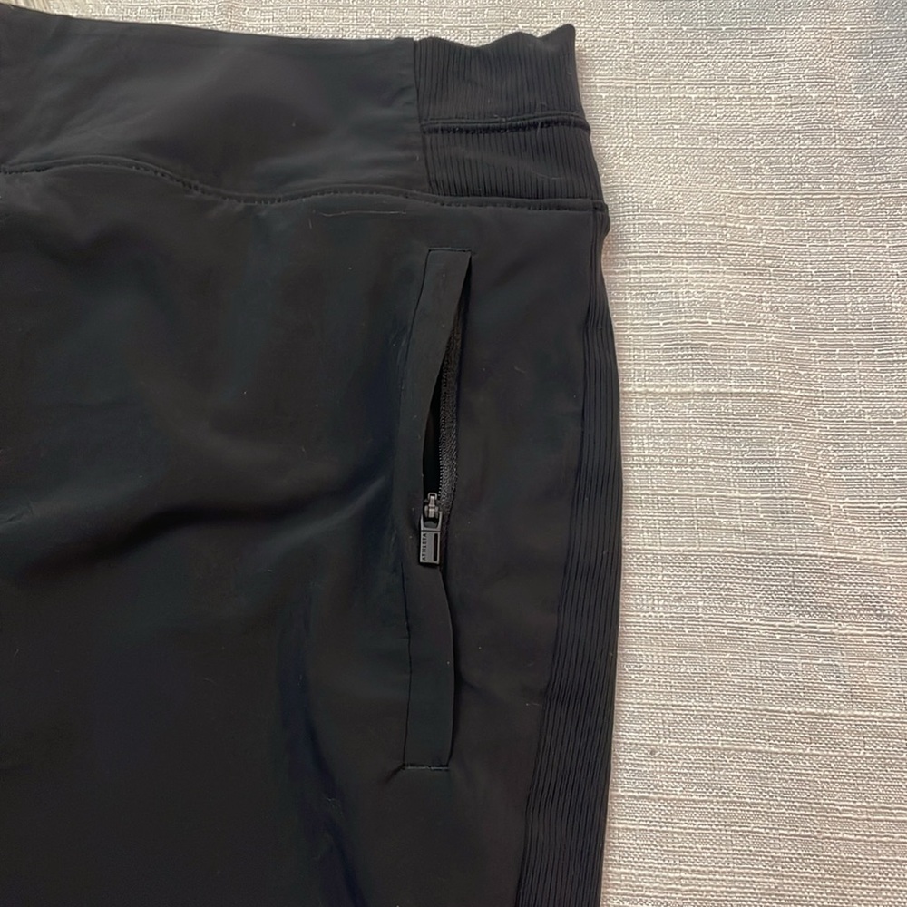 Athleta Black Soho Skort Size 8. Elastic Waist, 2 Back Pocket, 2 side Pocket - Picture 6 of 9